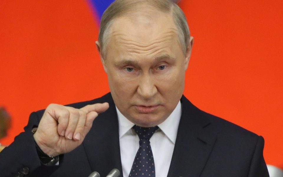 Putin warns against outside intervention in Ukraine