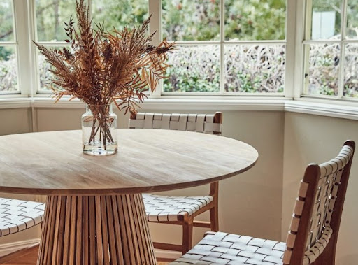 7 Factors to Know While Purchasing a Coastal Dining Table!