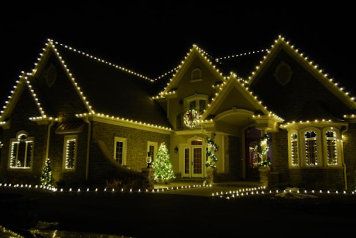 Xmas Lights in Houston | Tips to Choose the Right Lighting Service